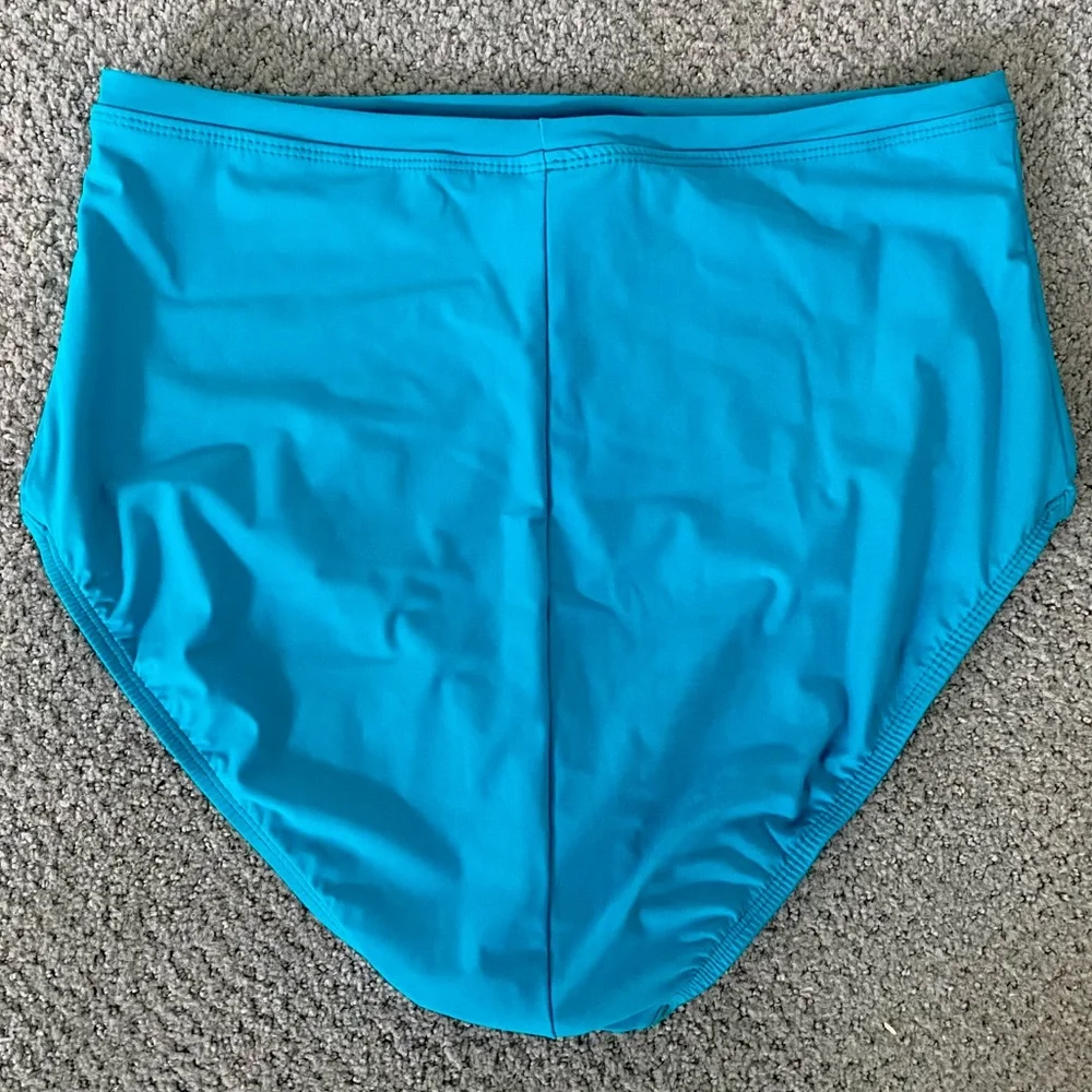 BRAND NEW, NEVER USED! AMORESSA - Women's swim bottoms!🌊🏖